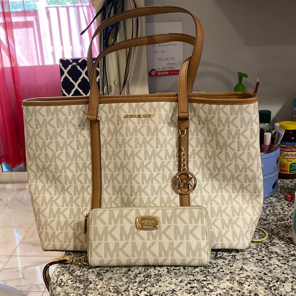 MK bundle Tote bag and wallet